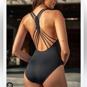 La Blanca Sz 16 Swimsuit Black Macrame Strappy One Piece Classic Minimalist New